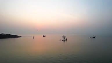 4K航拍无锡太湖落日美景帆船视频的预览图